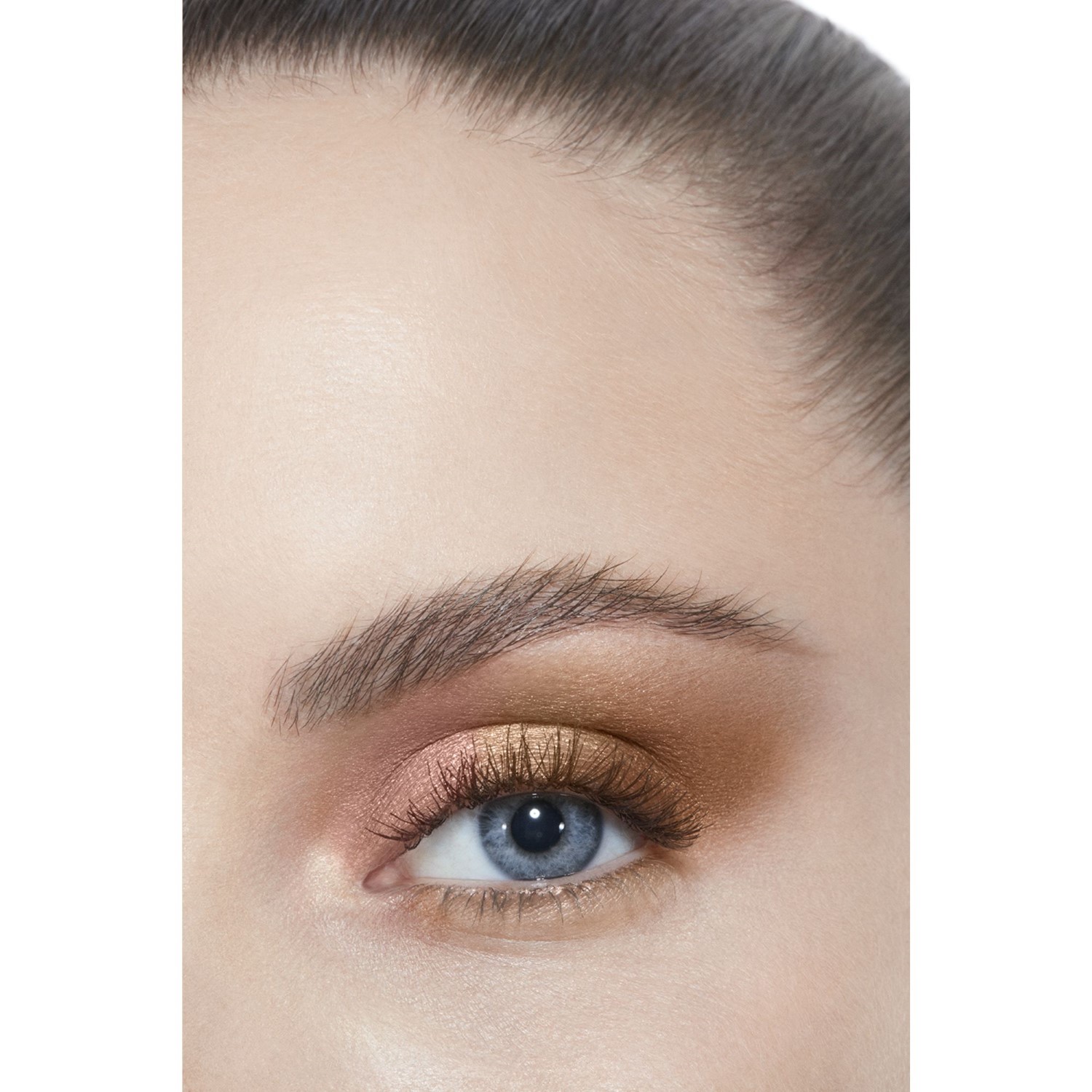 PALETA MULTIUSOS DE SOMBRAS DE OJOS E ILUMINADORES